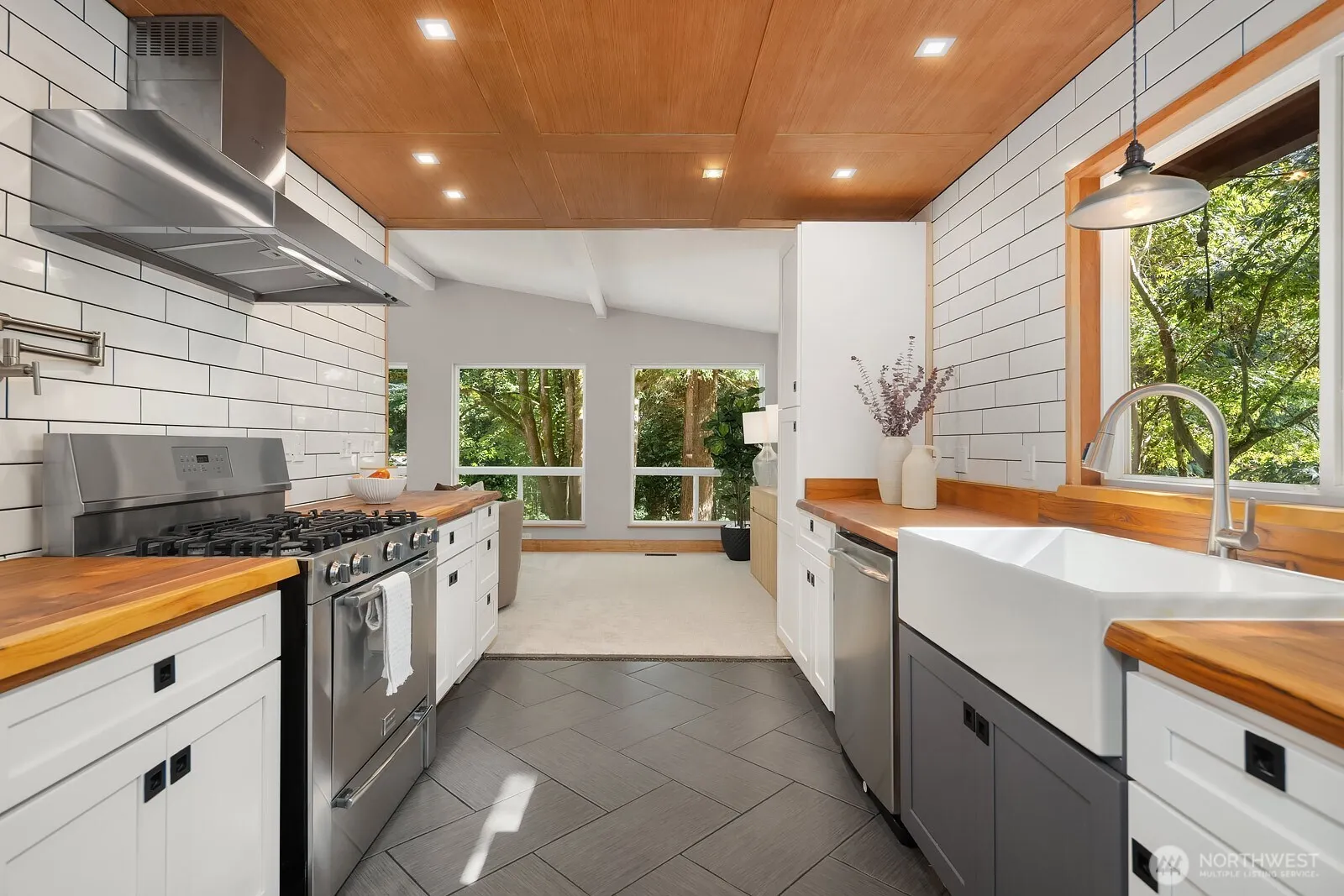 17306 NE 165th Street , Woodinville, WA 98072