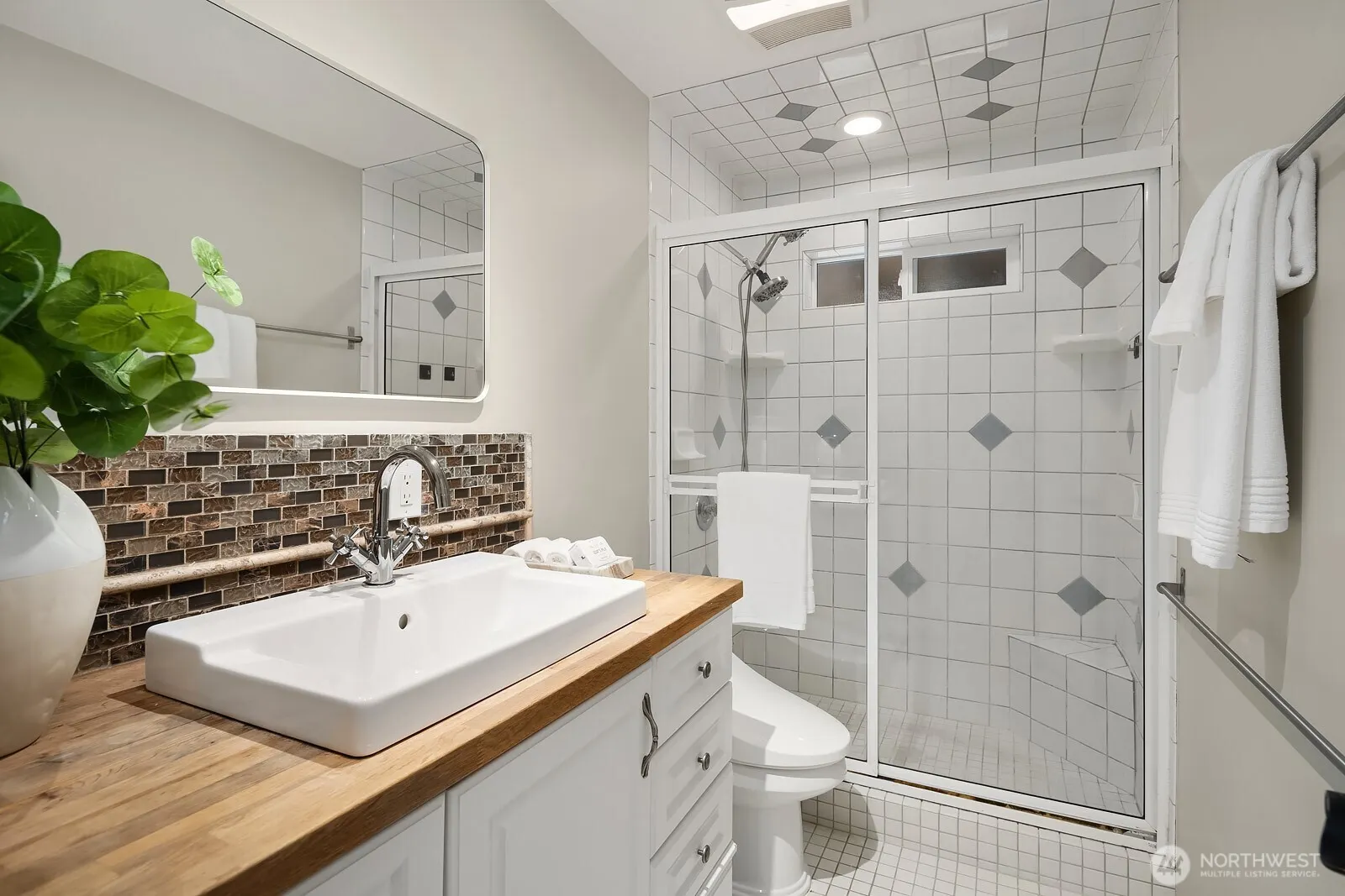 17306 NE 165th Street , Woodinville, WA 98072