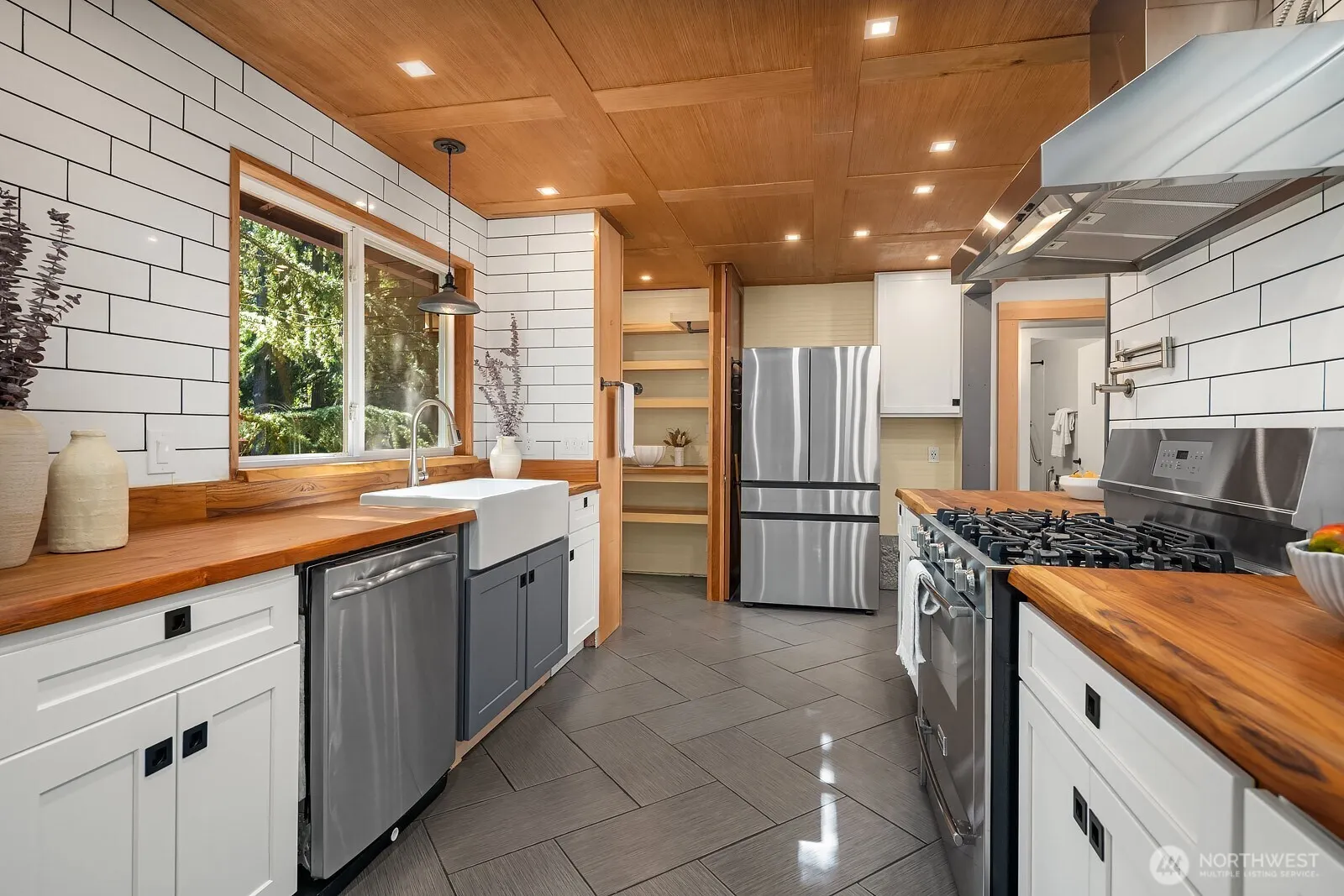 17306 NE 165th Street , Woodinville, WA 98072