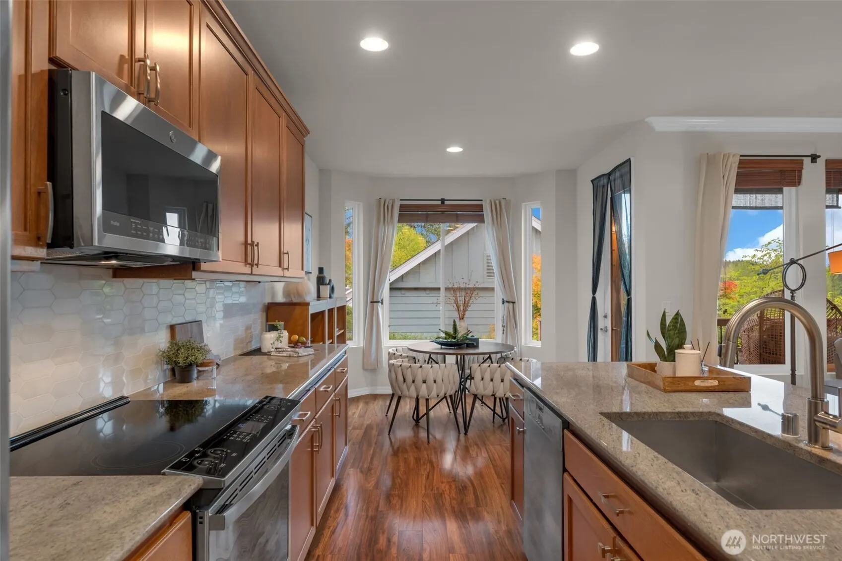 12435 243rd Terrace NE, Redmond, WA 98053-5760
