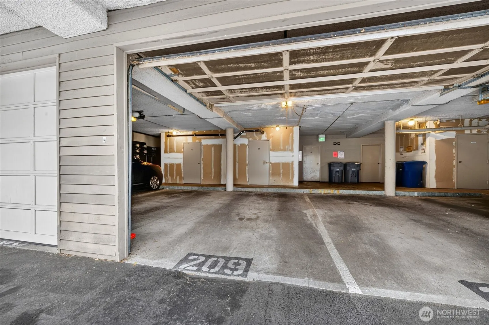 10410 NE 32nd Place #D-104, Bellevue, WA 98004