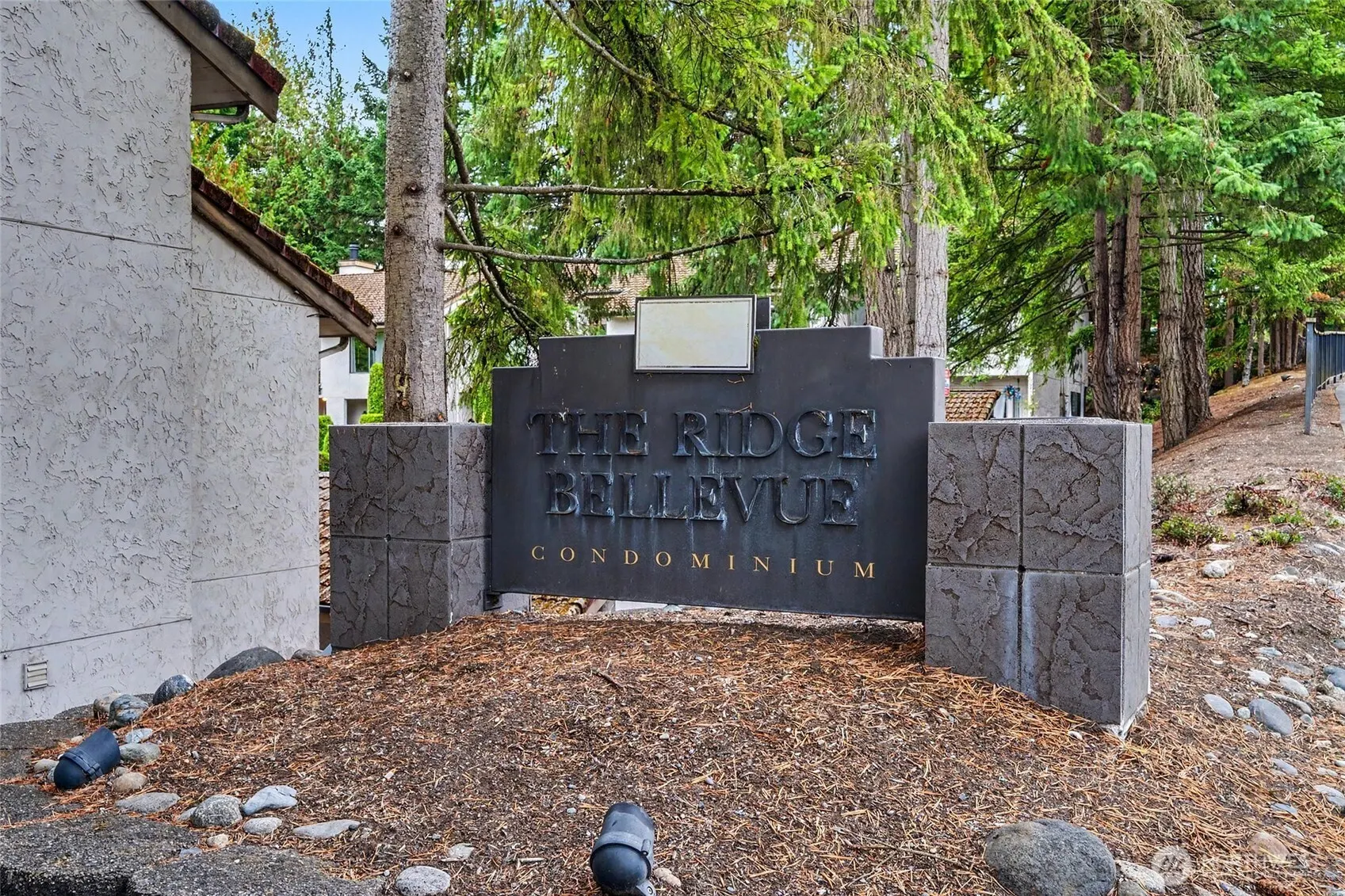 10410 NE 32nd Place #D-104, Bellevue, WA 98004