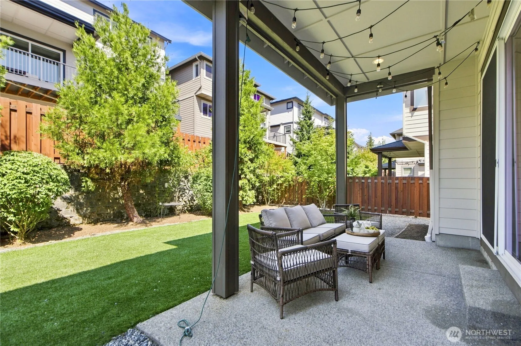 22962 SE 20th Street , Sammamish, WA 98075