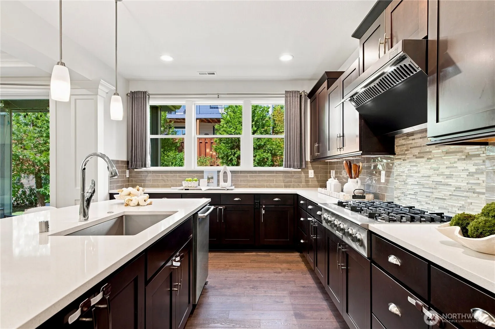 22962 SE 20th Street , Sammamish, WA 98075