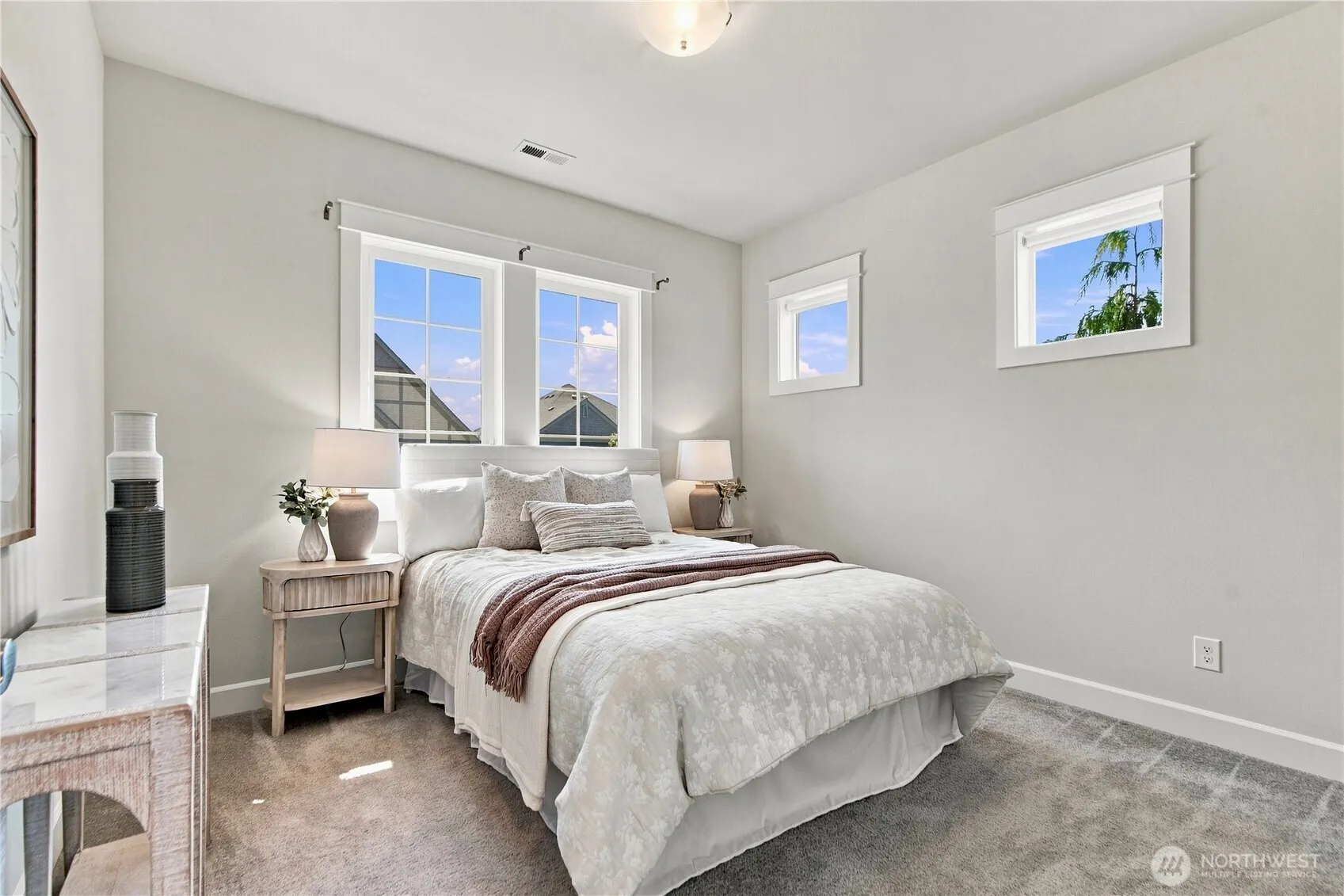 22962 SE 20th Street , Sammamish, WA 98075