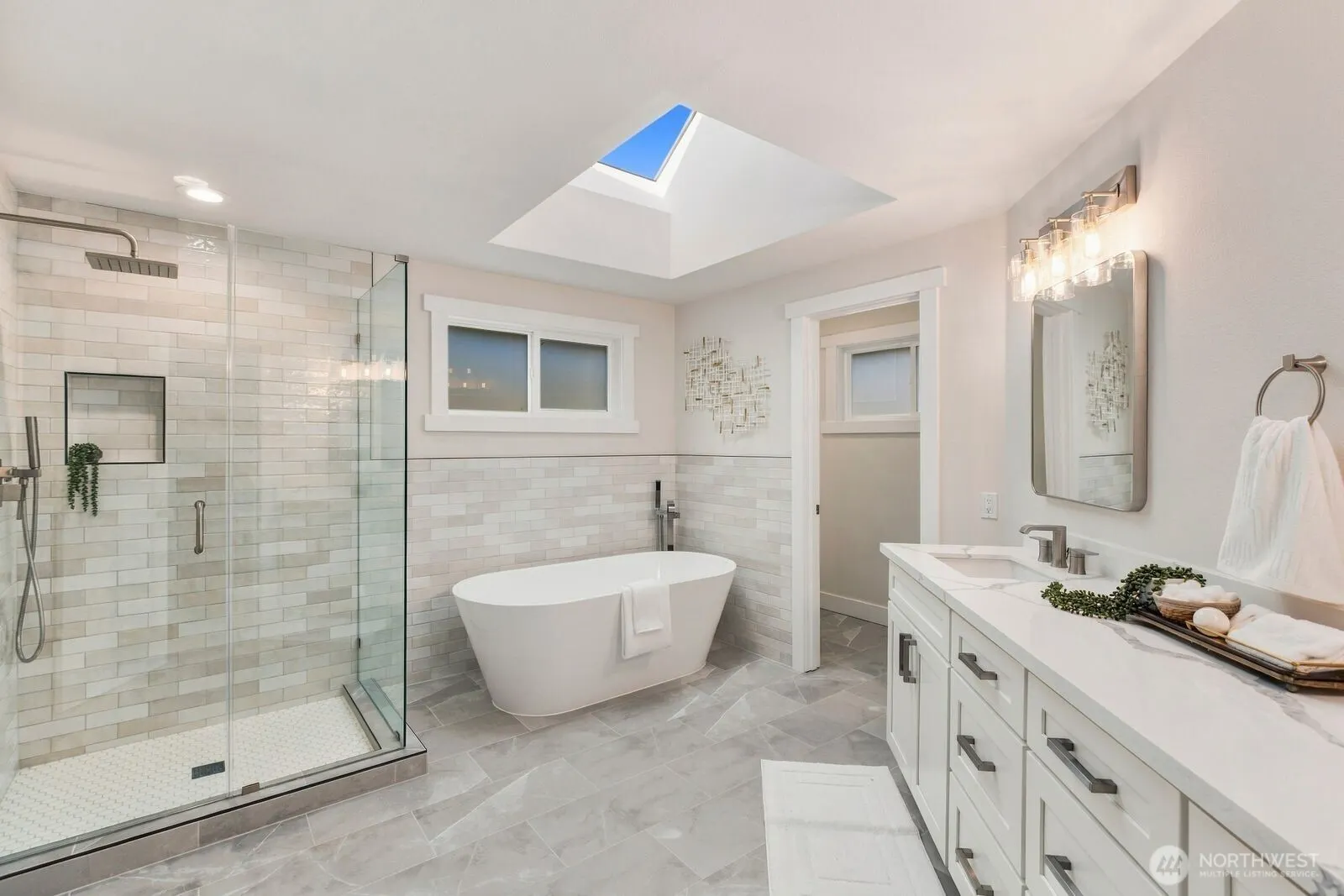 12470 NE 162nd Street , Woodinville, WA 98072