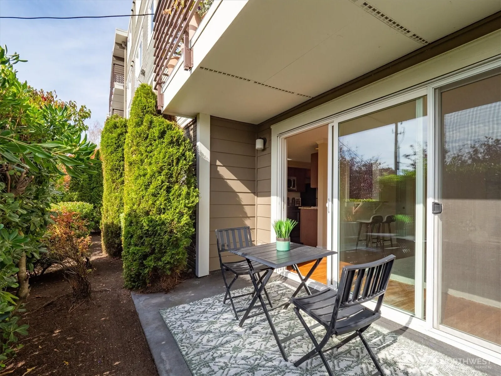 2830 NW 56th Street #101, Seattle, WA 98107