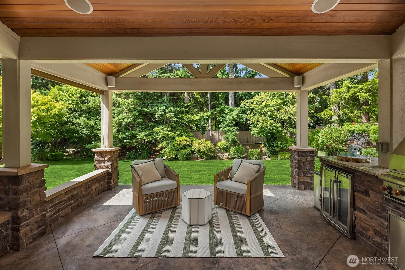 20450 NE 71st Street , Redmond, WA 98053-4725