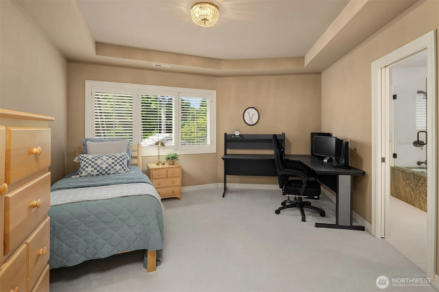 20450 NE 71st Street , Redmond, WA 98053-4725