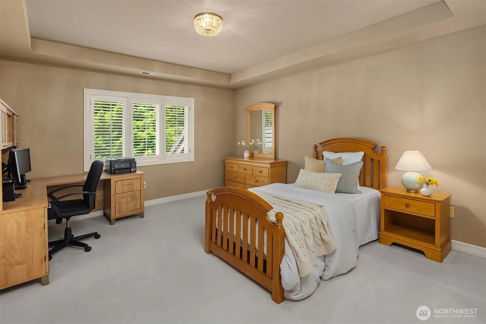 20450 NE 71st Street , Redmond, WA 98053-4725