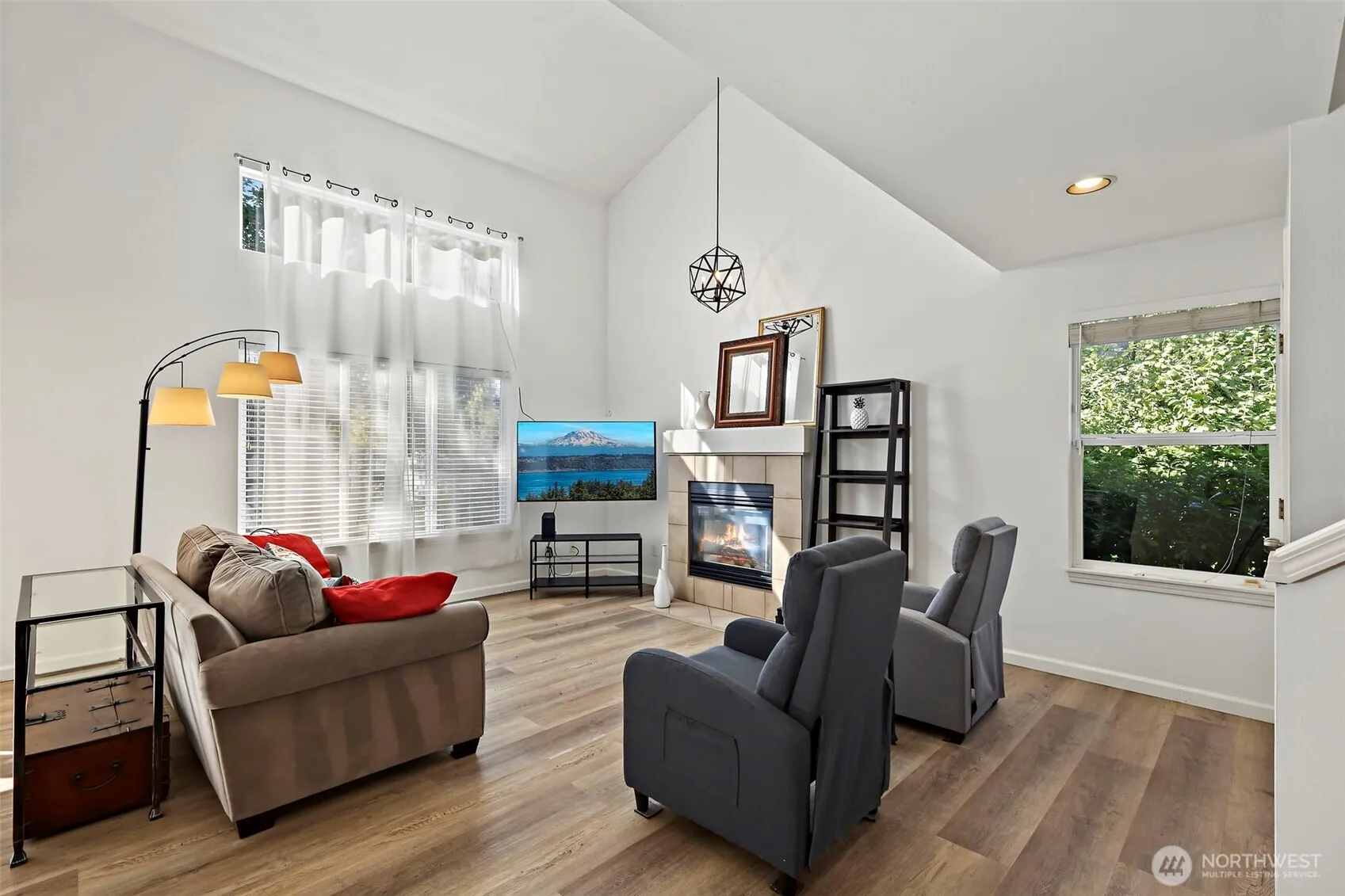 11502 SE 221st Place , Kent, WA 98031