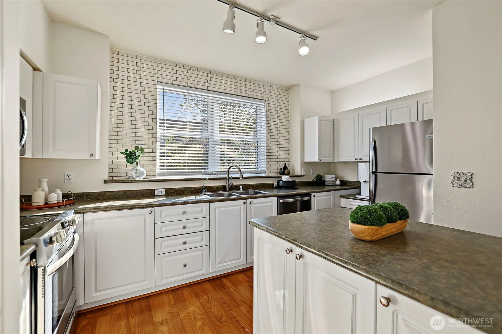 3116 164th Street SW #1405, Lynnwood, WA 98087