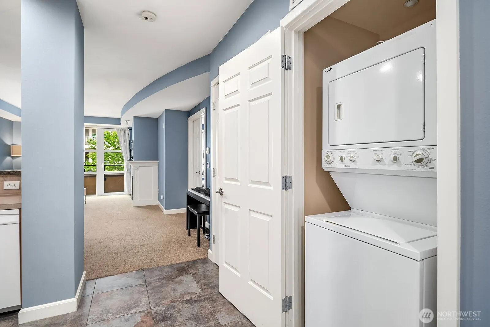 10047 NE Main Street NE #202, Bellevue, WA 98004
