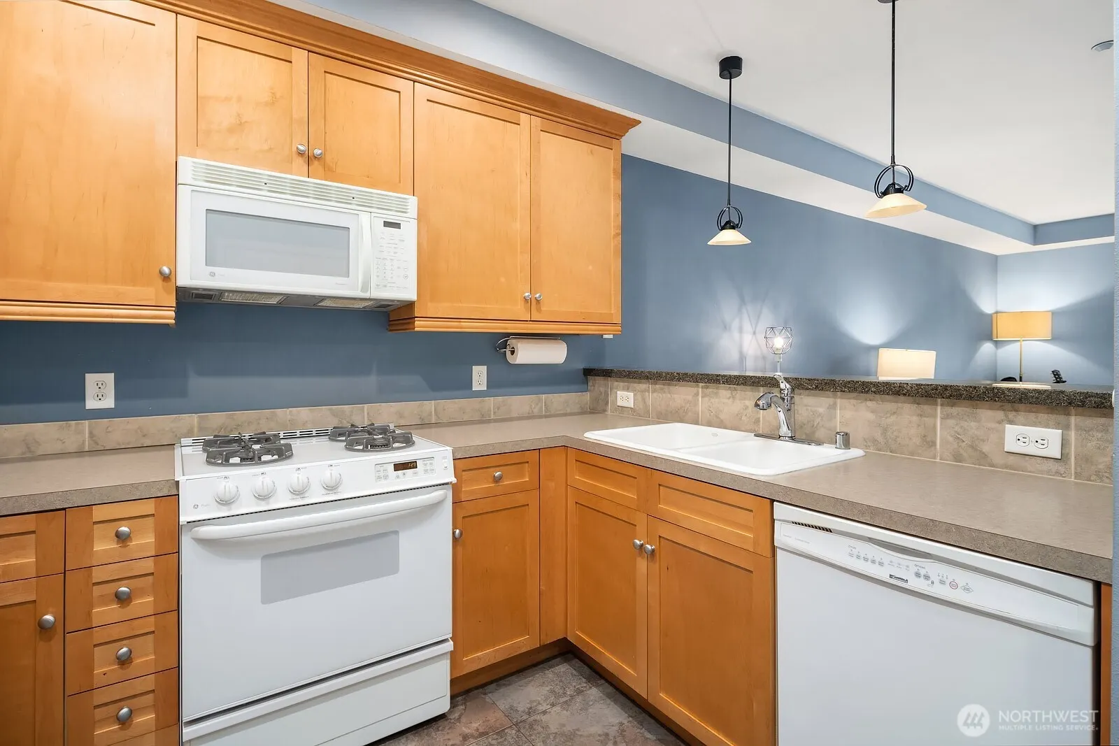 10047 NE Main Street NE #202, Bellevue, WA 98004