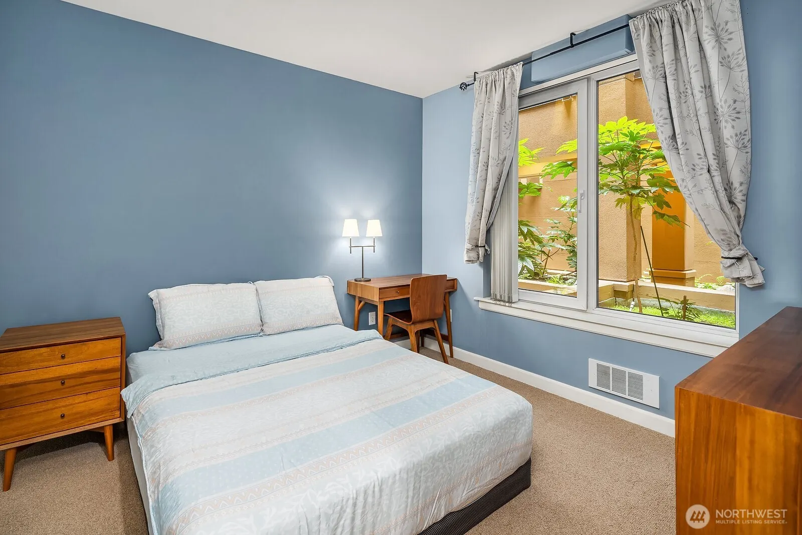 10047 NE Main Street NE #202, Bellevue, WA 98004