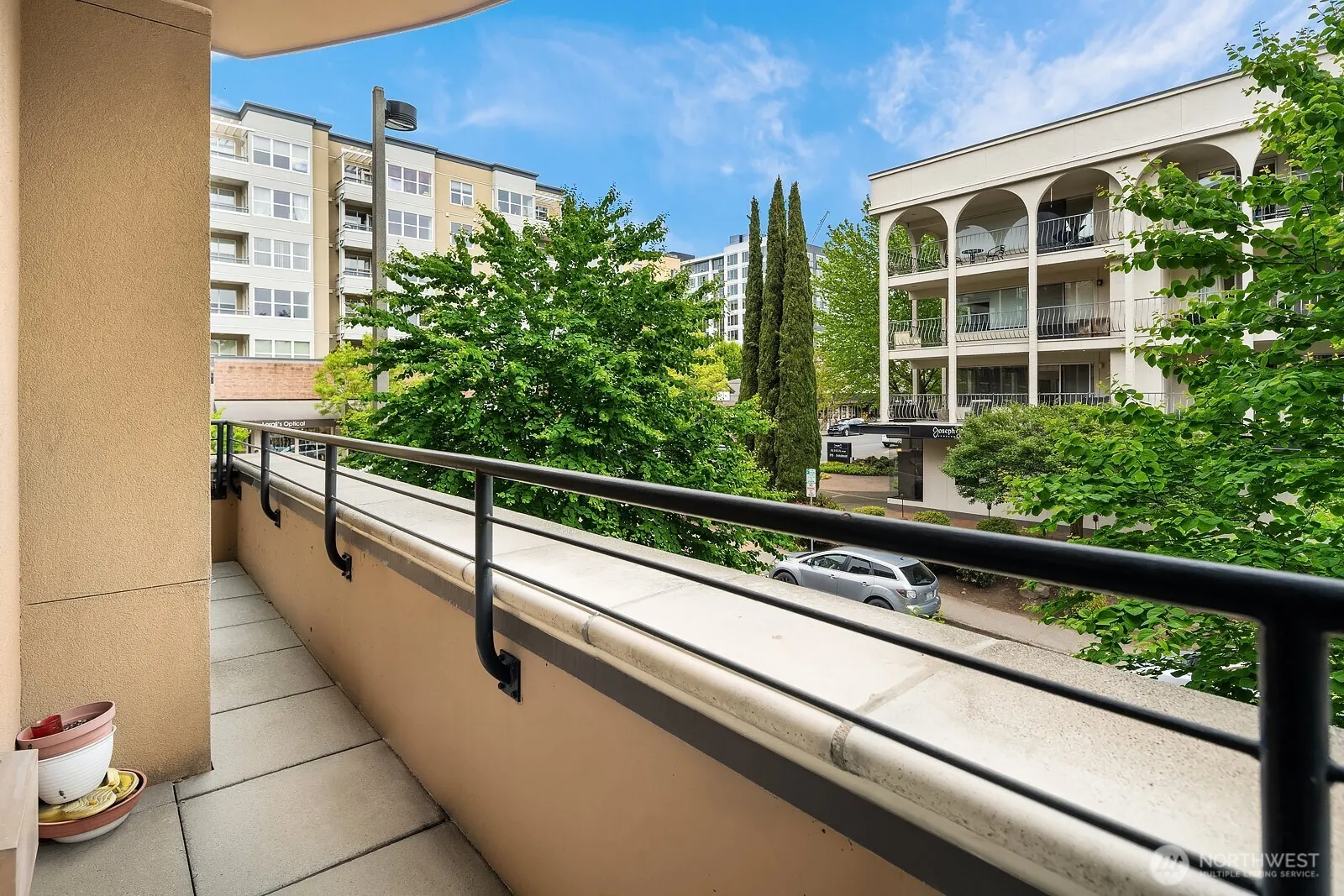 10047 NE Main Street NE #202, Bellevue, WA 98004