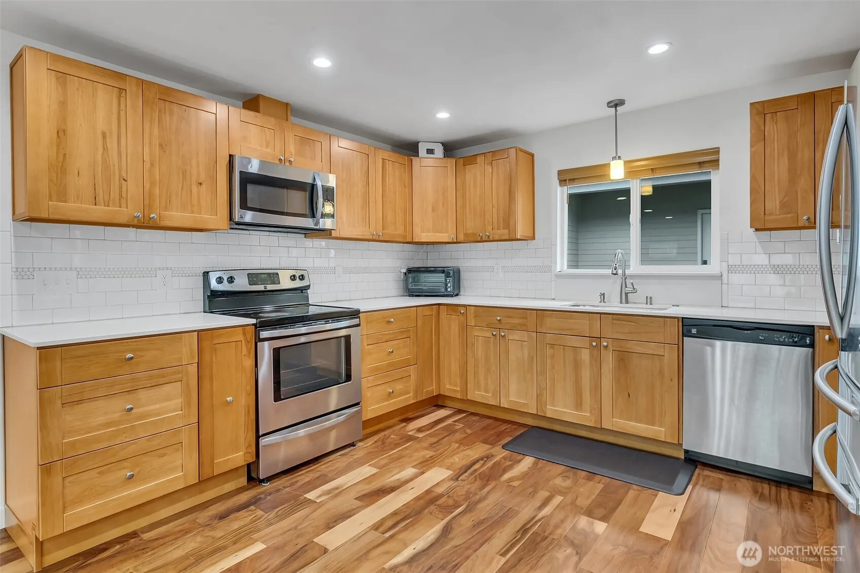 15724 king Place #A, Lynnwood, WA 98087