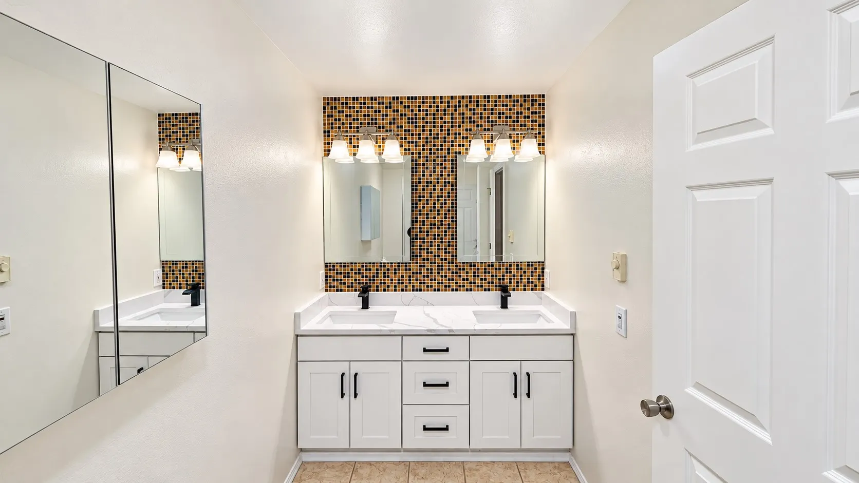 6825 SE Cougar Mountain Way , Bellevue, WA 98006
