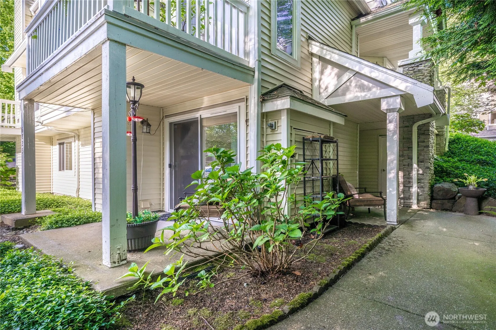 6825 SE Cougar Mountain Way , Bellevue, WA 98006