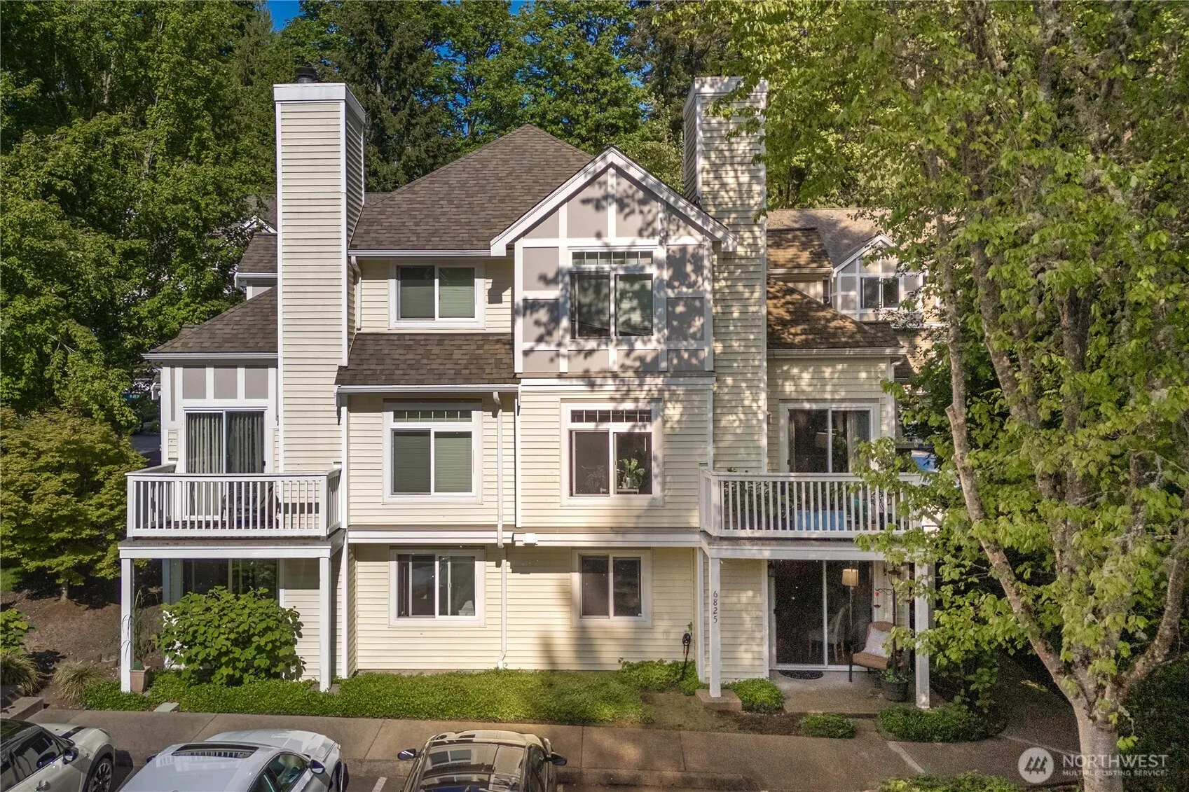 6825 SE Cougar Mountain Way , Bellevue, WA 98006
