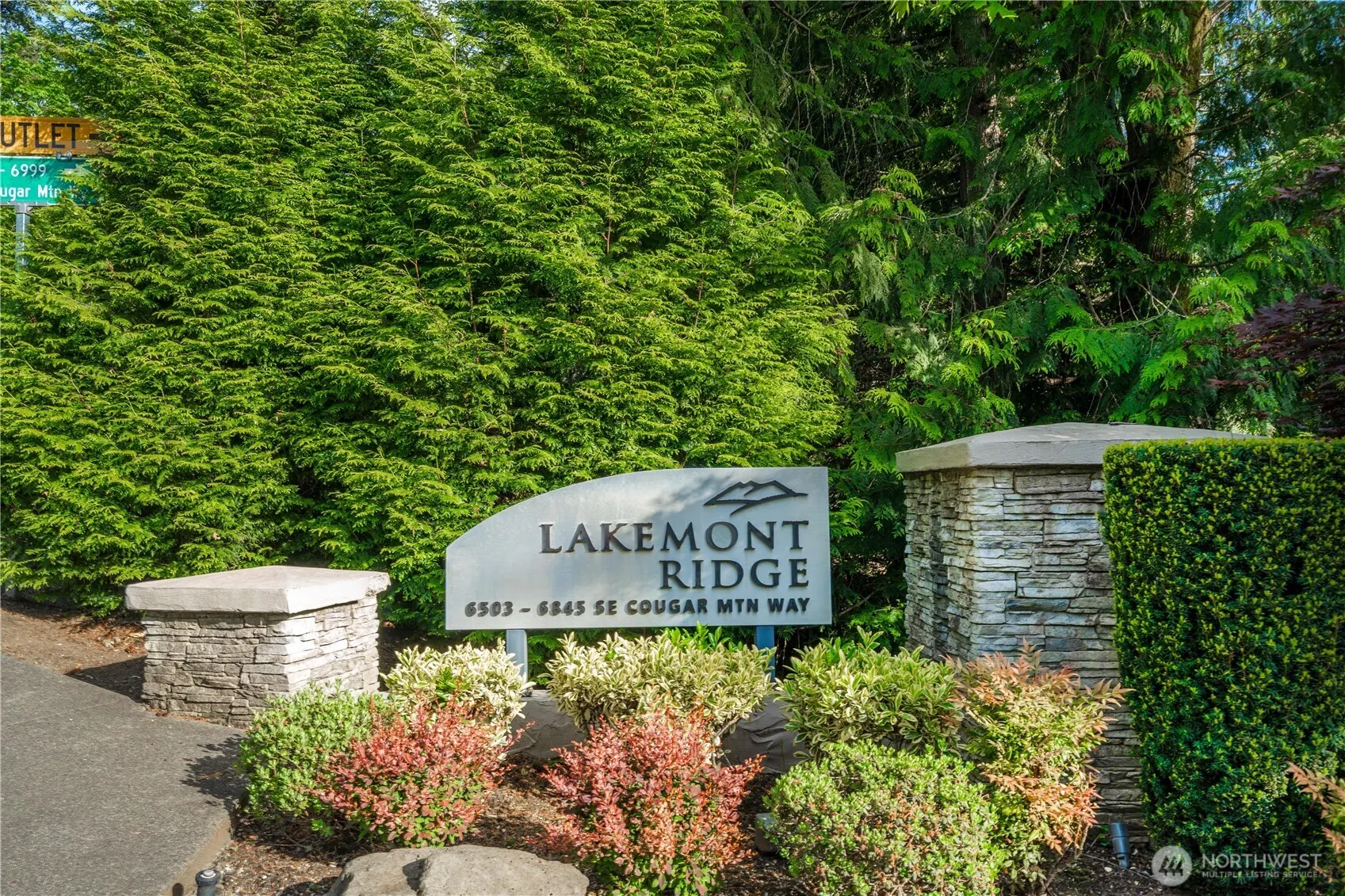 6825 SE Cougar Mountain Way , Bellevue, WA 98006