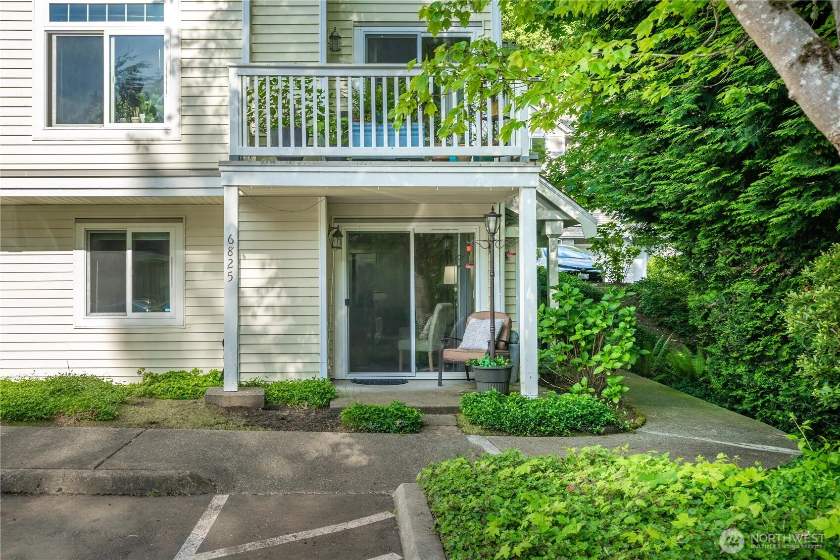 6825 SE Cougar Mountain Way , Bellevue, WA 98006