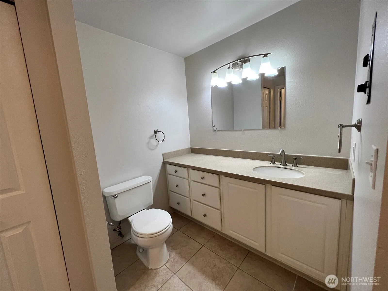 12004 Slater Avenue NE #D5, Kirkland, WA 98034