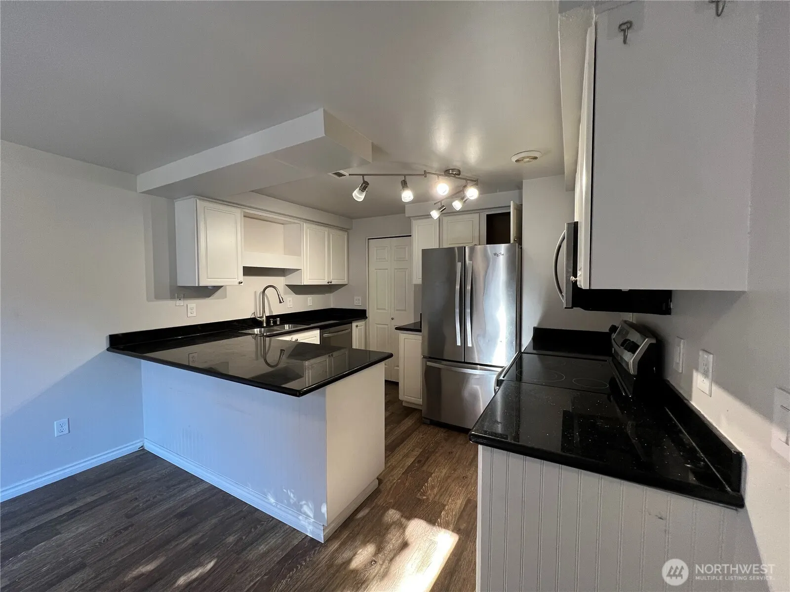 12004 Slater Avenue NE #D5, Kirkland, WA 98034