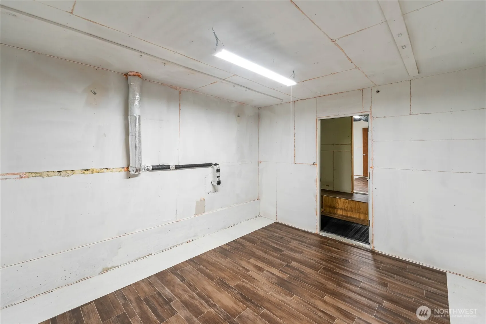 9525 S 221st Place , Kent, WA 98031
