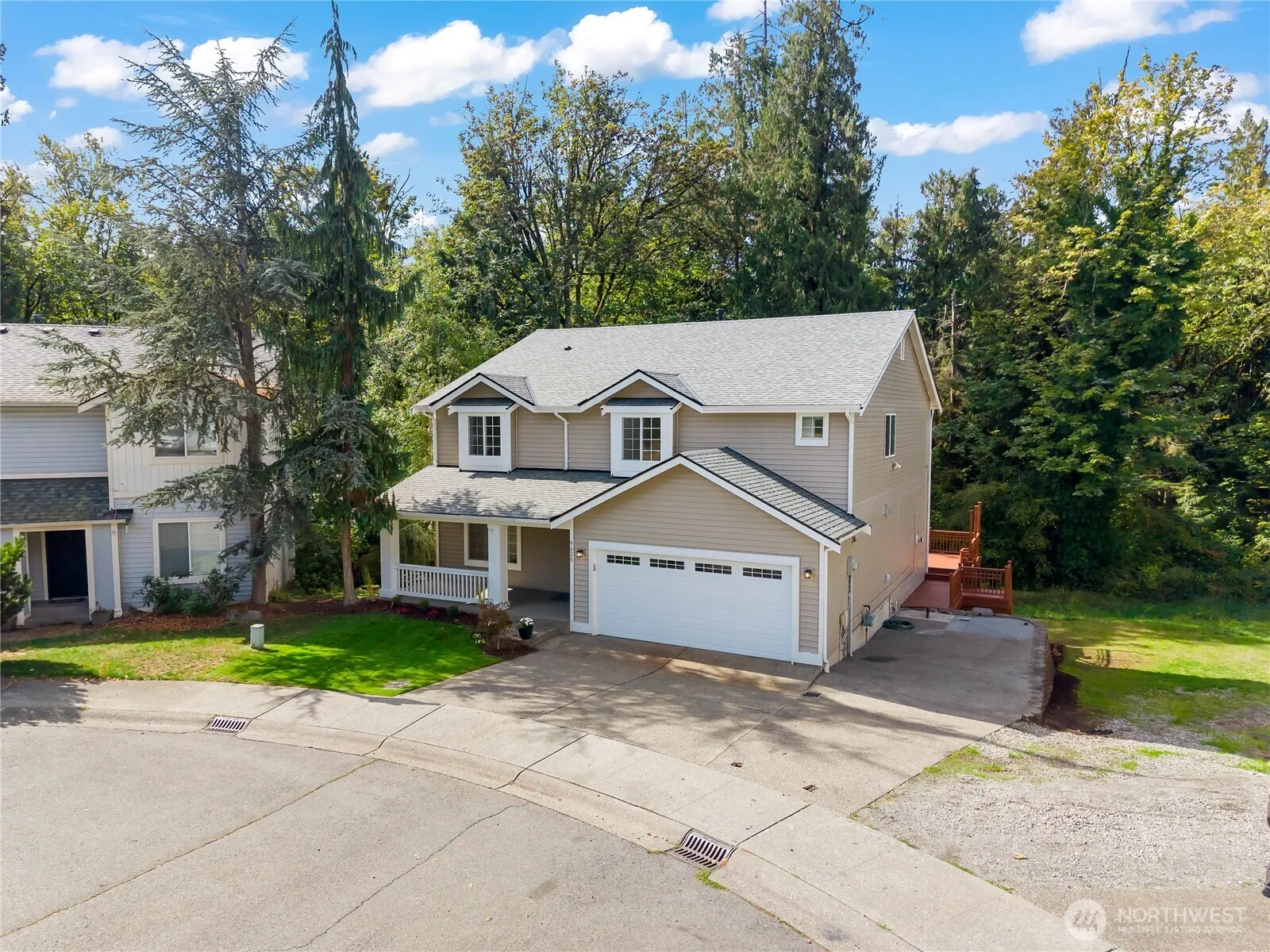 9525 S 221st Place , Kent, WA 98031