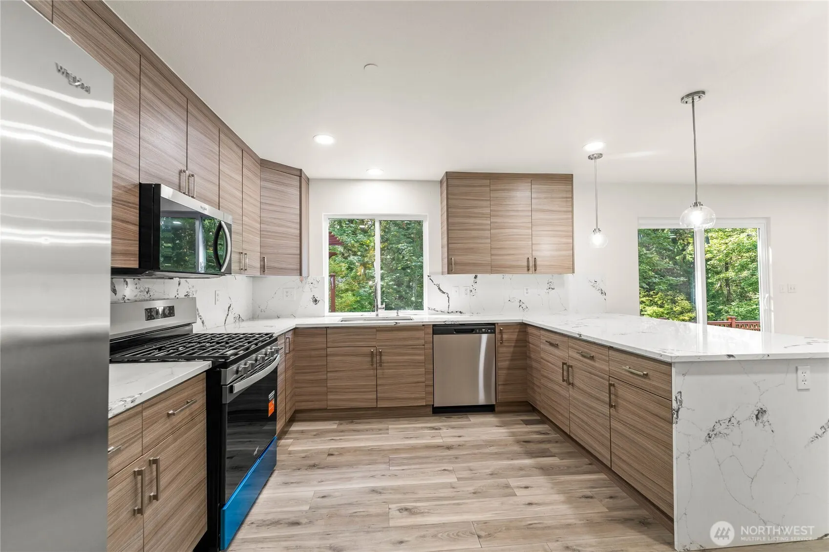9525 S 221st Place , Kent, WA 98031