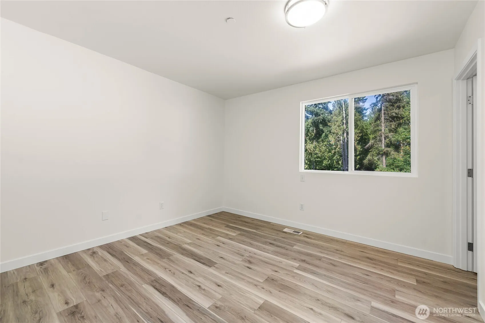 9525 S 221st Place , Kent, WA 98031