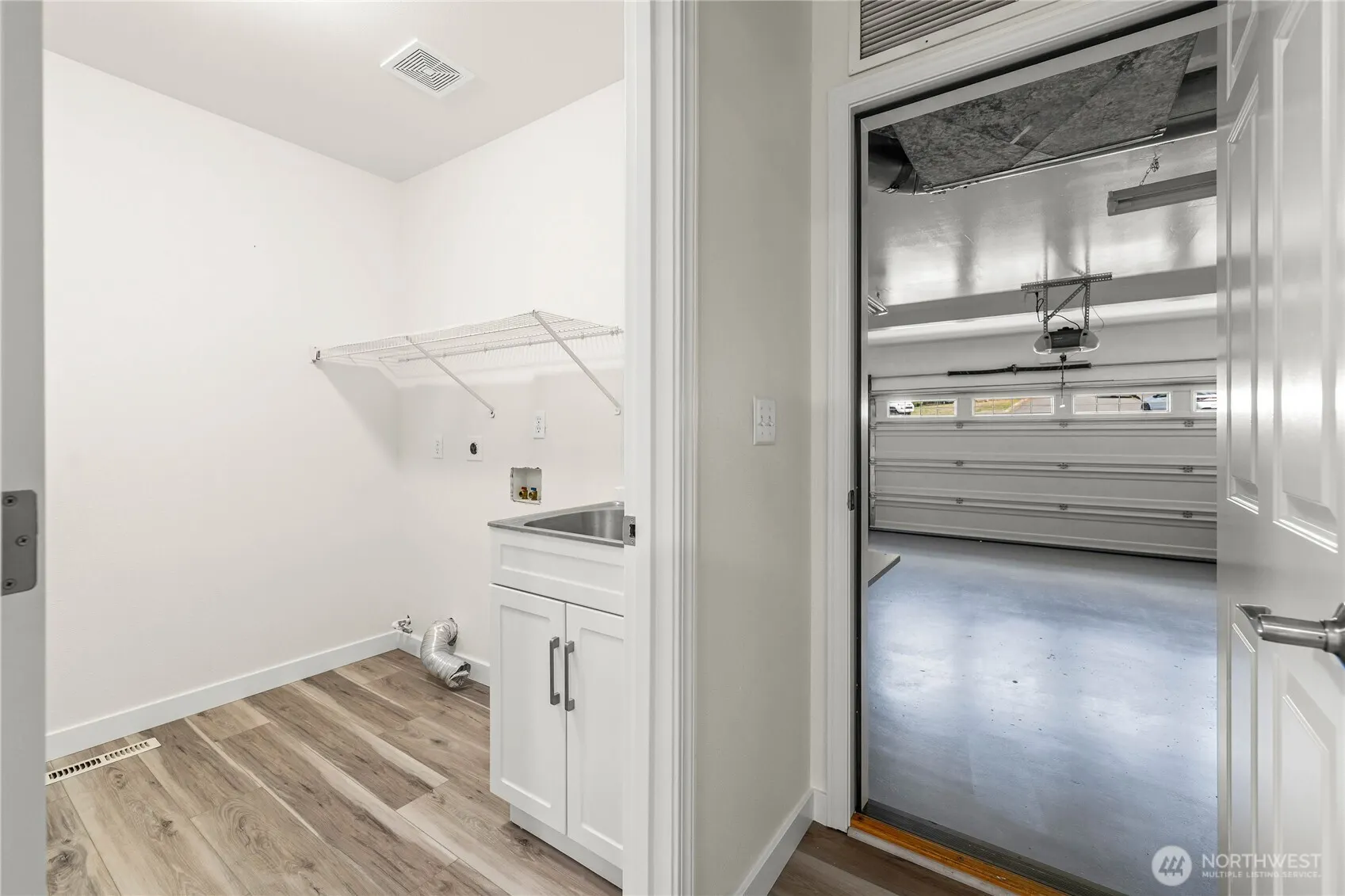 9525 S 221st Place , Kent, WA 98031