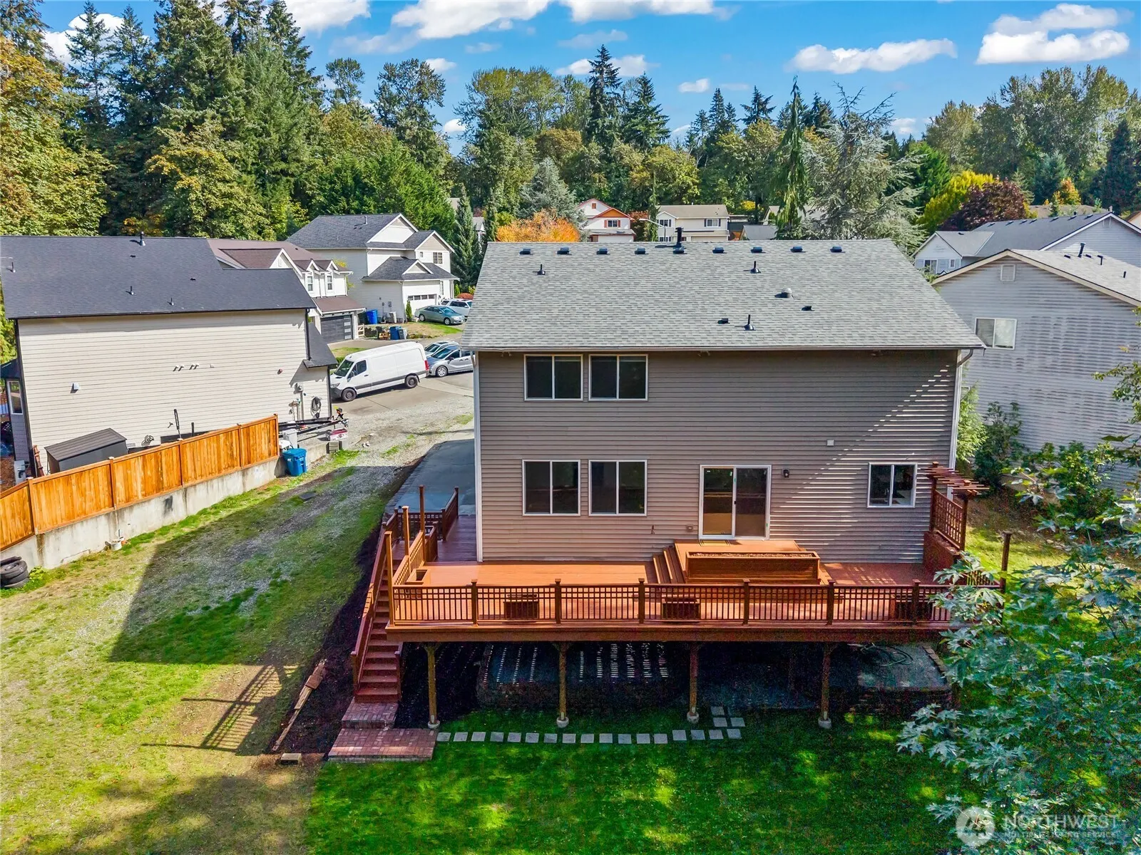 9525 S 221st Place , Kent, WA 98031