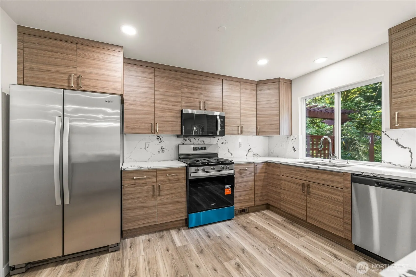 9525 S 221st Place , Kent, WA 98031