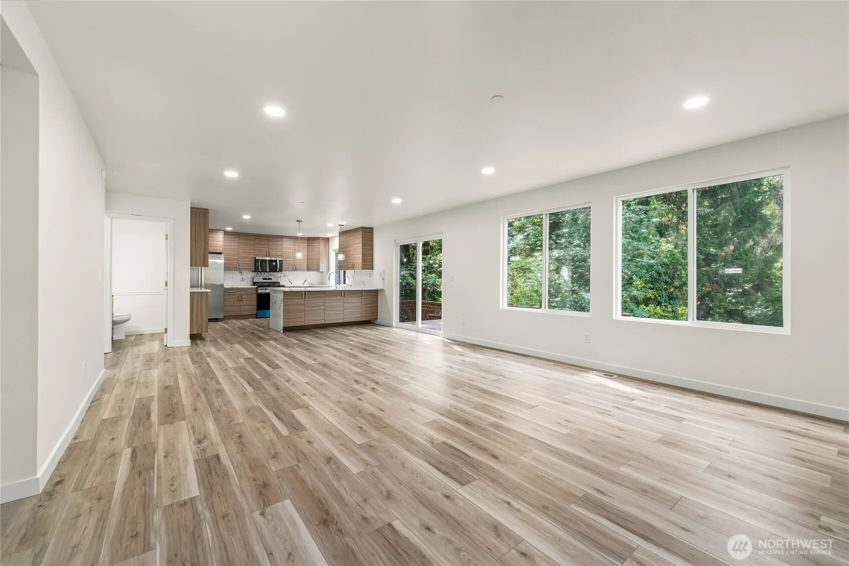 9525 S 221st Place , Kent, WA 98031