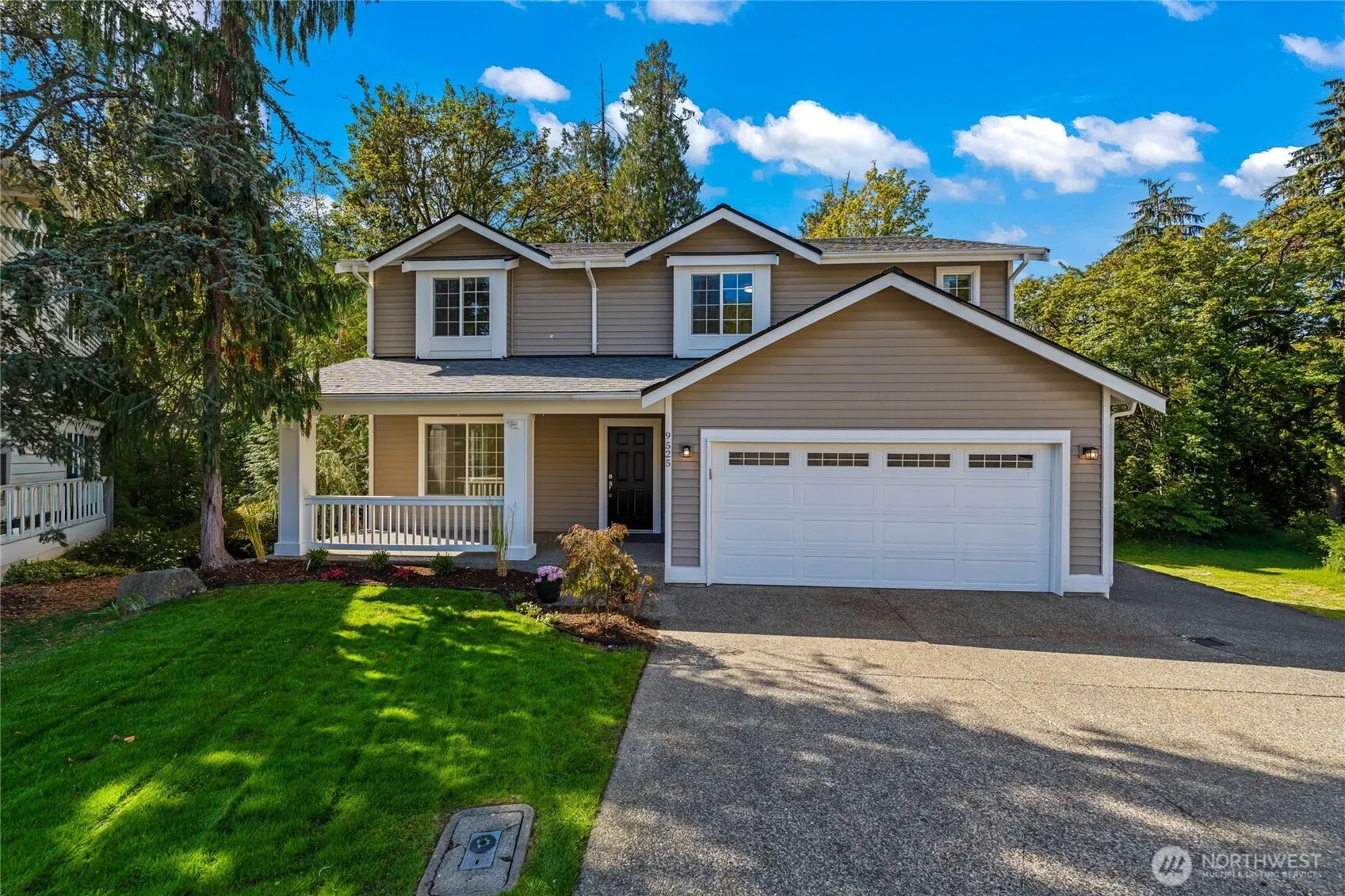 9525 S 221st Place , Kent, WA 98031