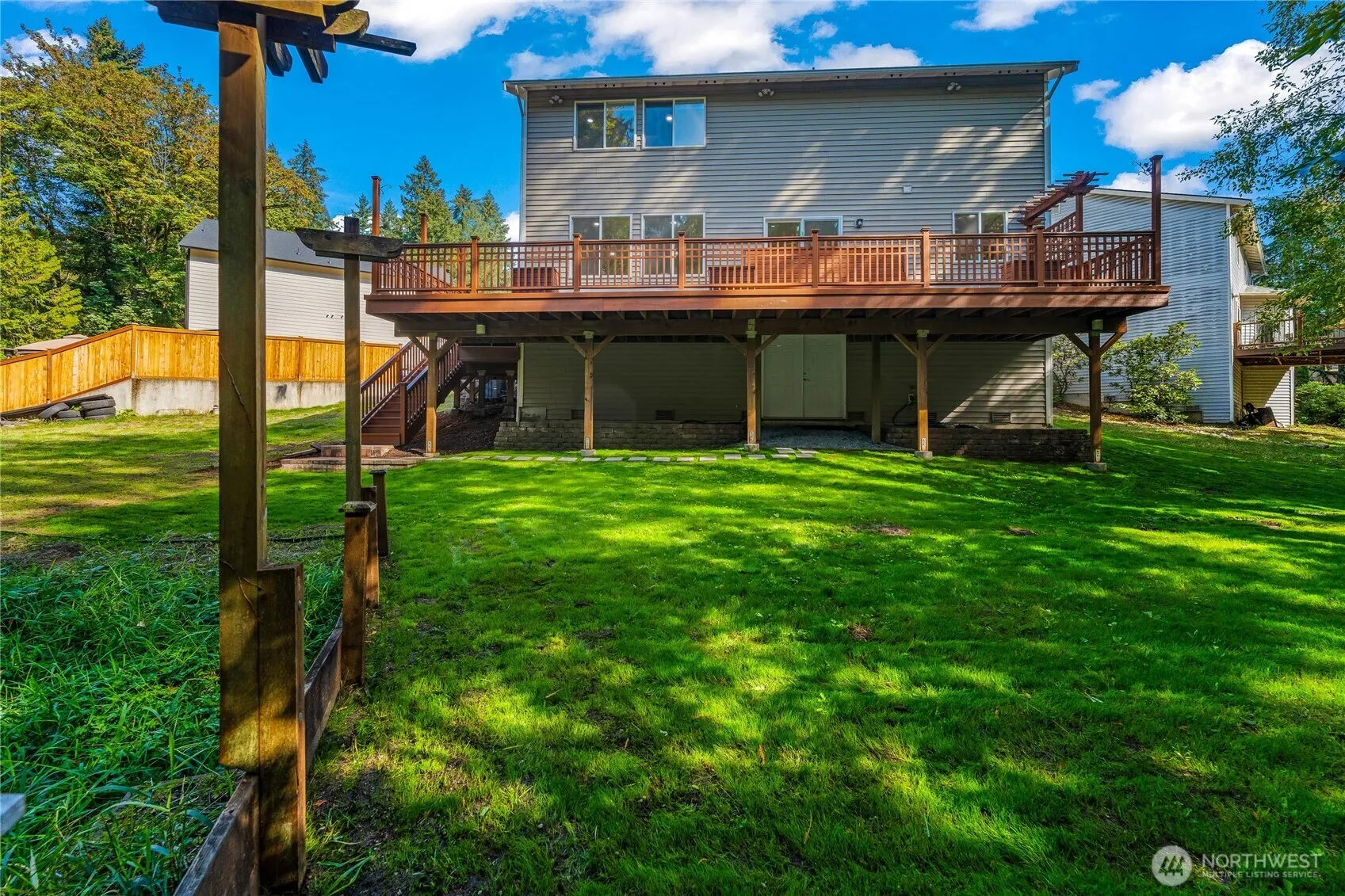 9525 S 221st Place , Kent, WA 98031