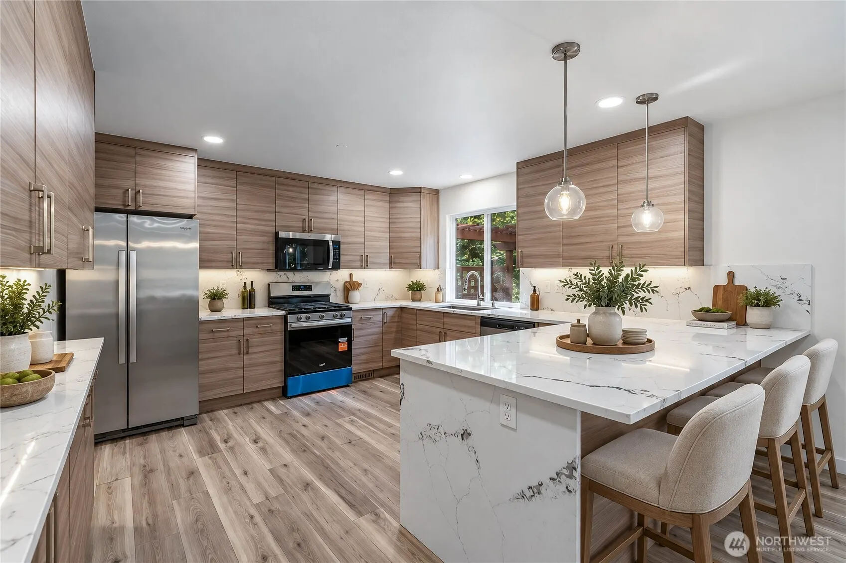 9525 S 221st Place , Kent, WA 98031