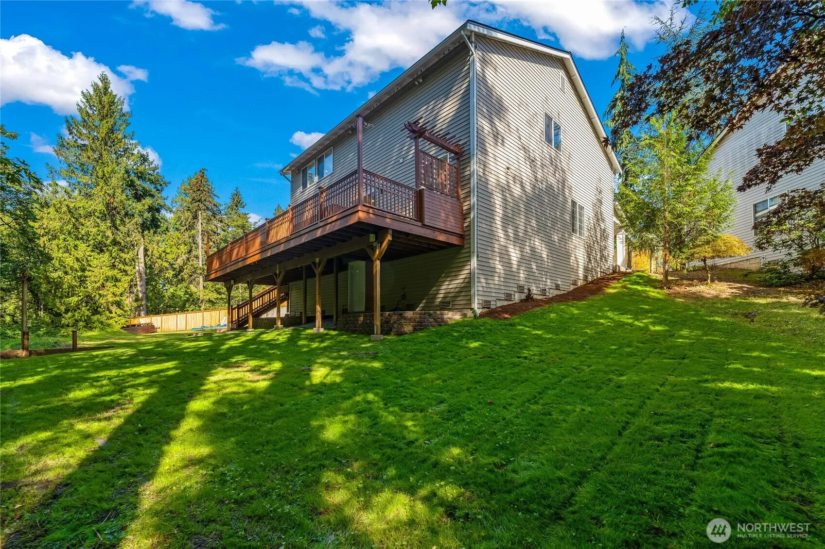 9525 S 221st Place , Kent, WA 98031