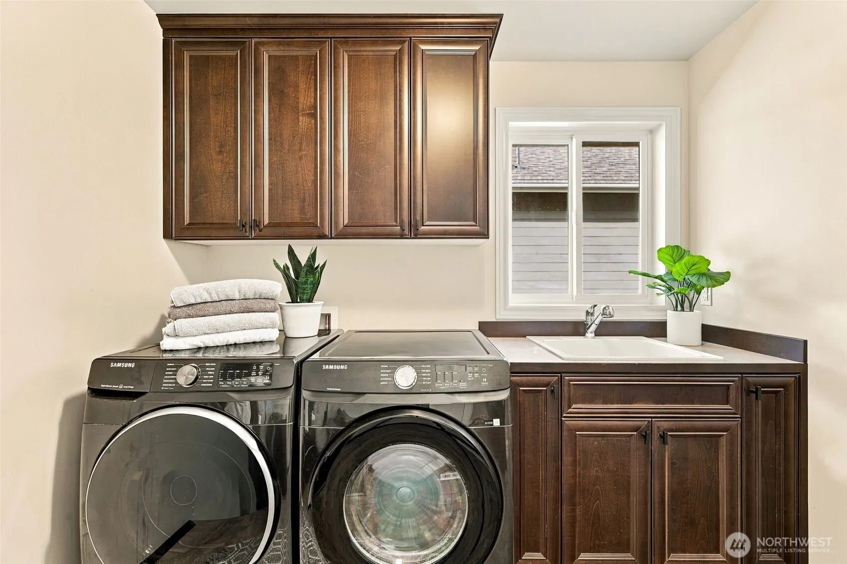 1453 244th Place SE, Sammamish, WA 98075-6090