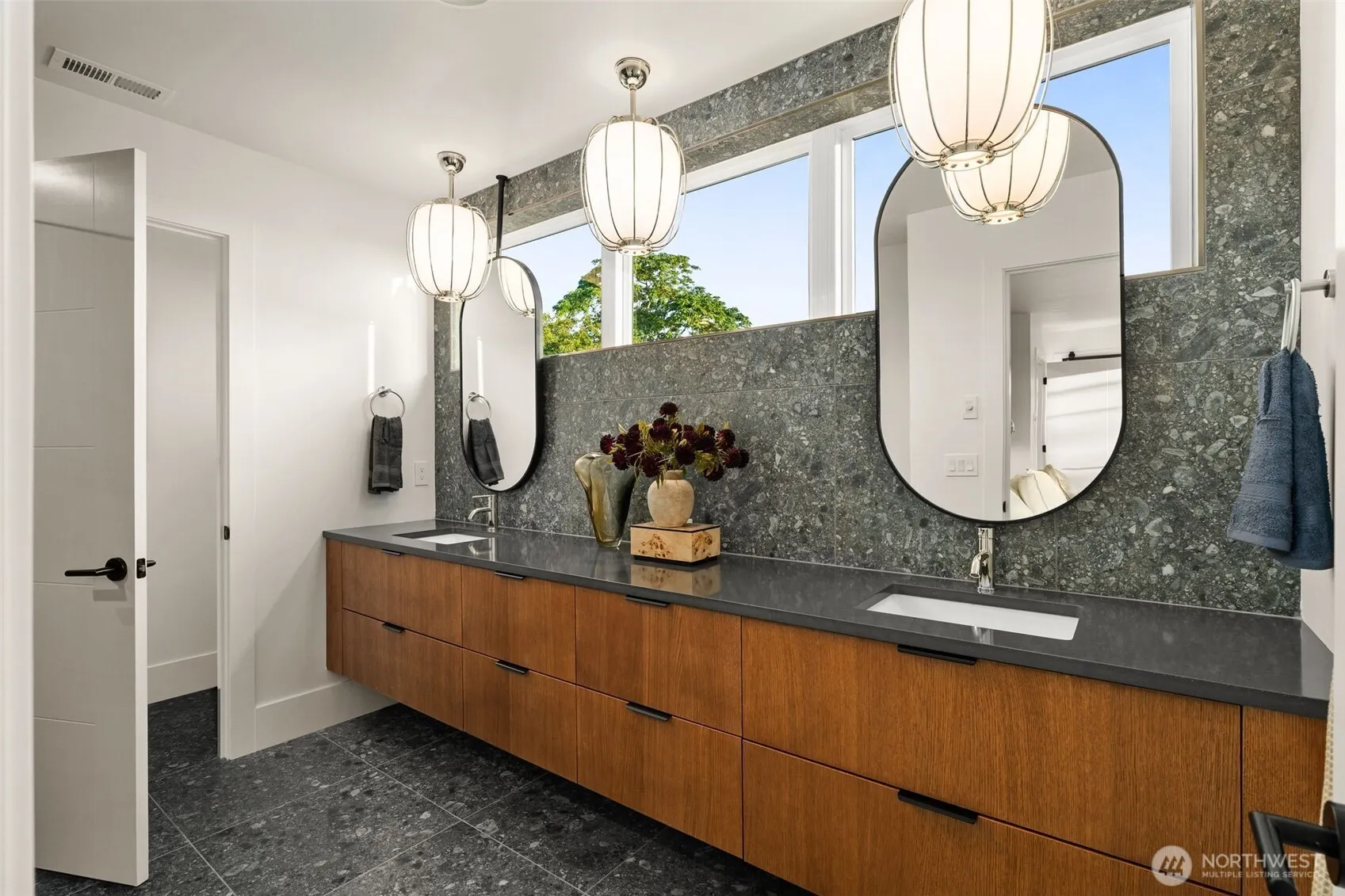 614 33rd Avenue E, Seattle, WA 98112