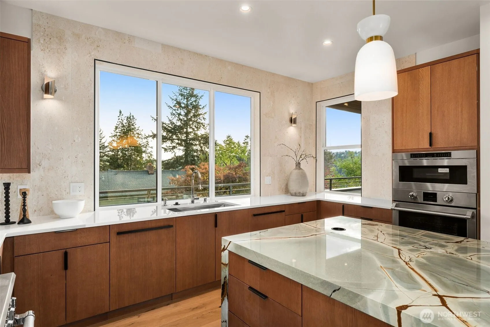 614 33rd Avenue E, Seattle, WA 98112