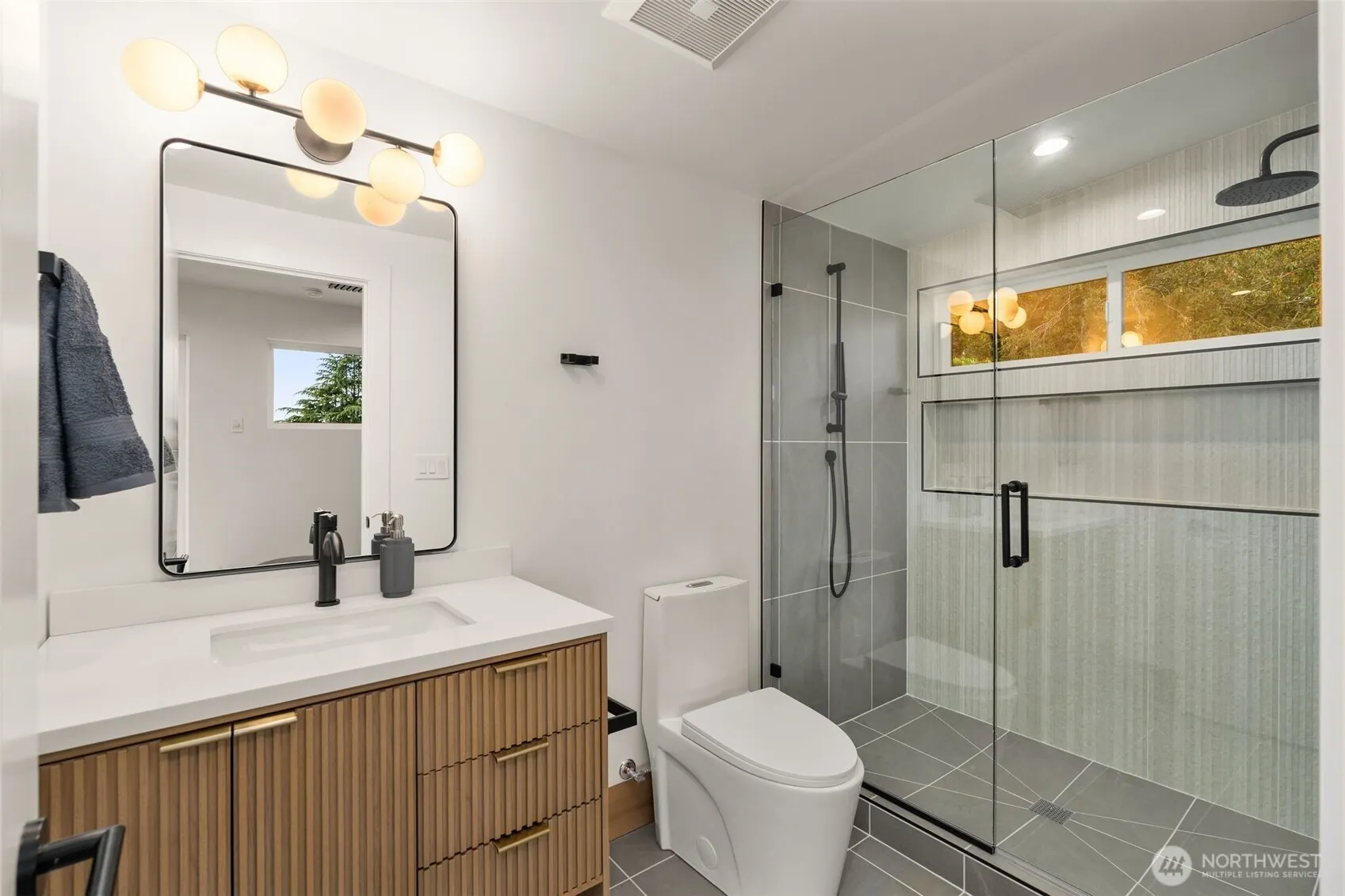 614 33rd Avenue E, Seattle, WA 98112