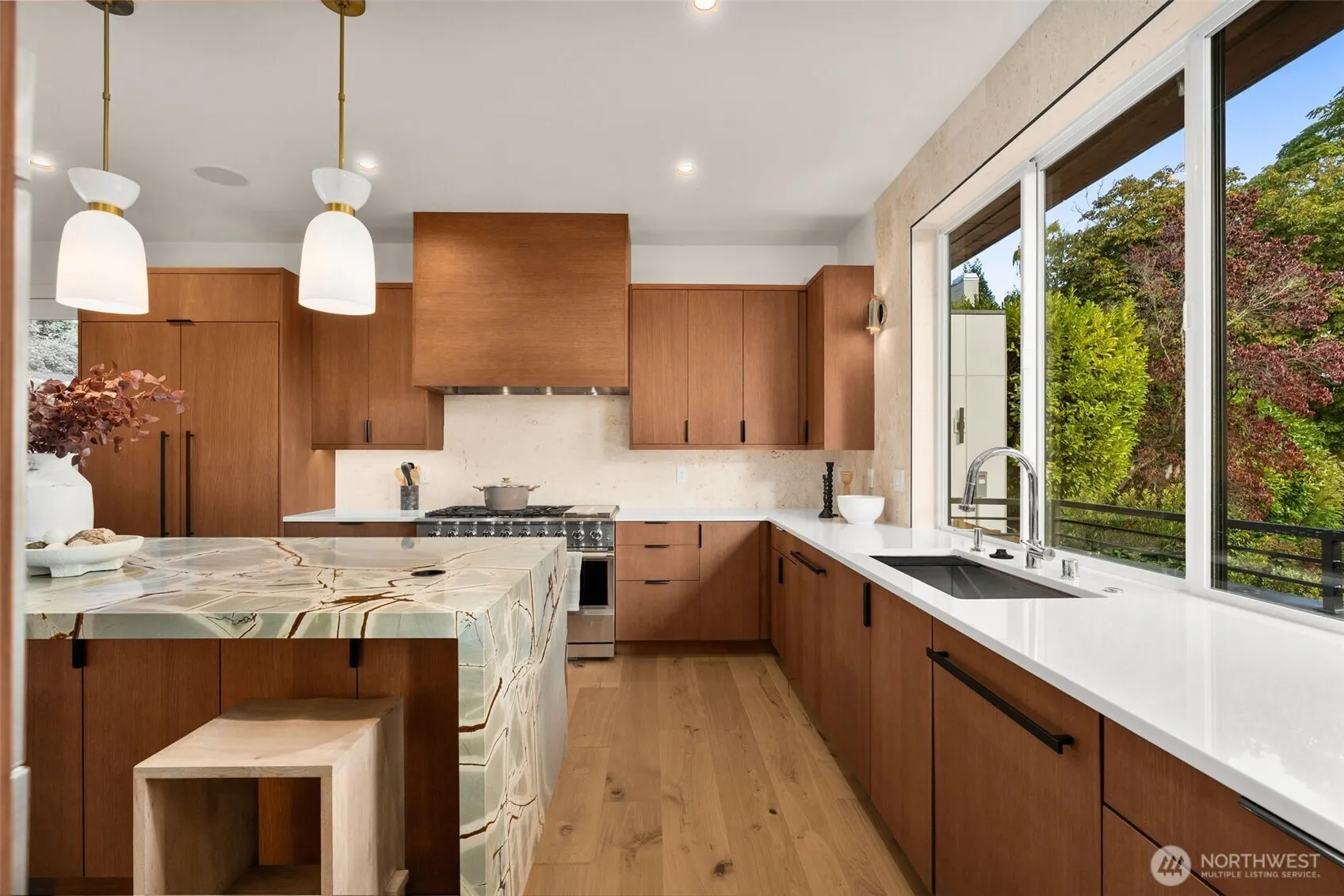 614 33rd Avenue E, Seattle, WA 98112
