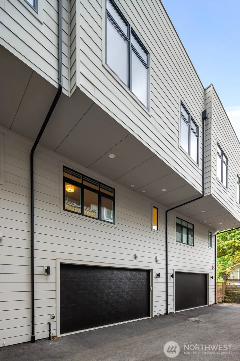 18303 96th Avenue NE #B, Bothell, WA 98011