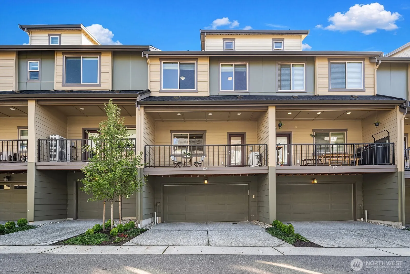 1241 7th Avenue NE, Issaquah, WA 98029