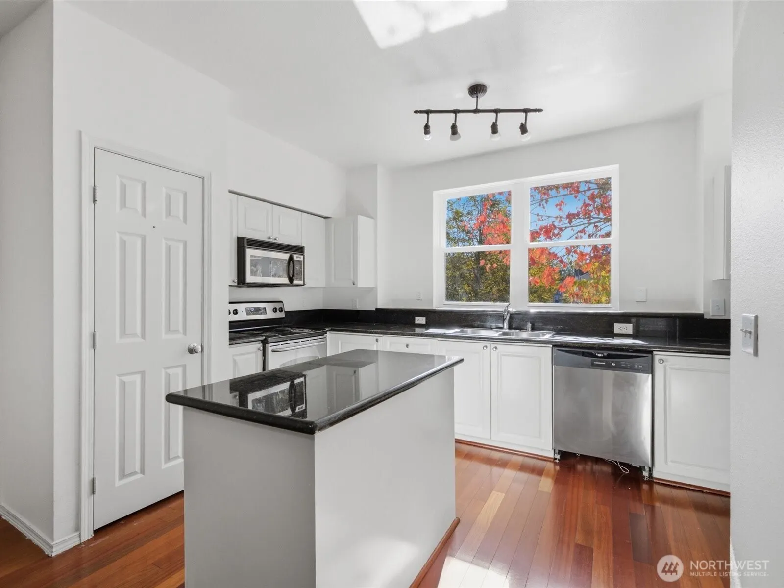 3116 164th Street SW #805, Lynnwood, WA 98087