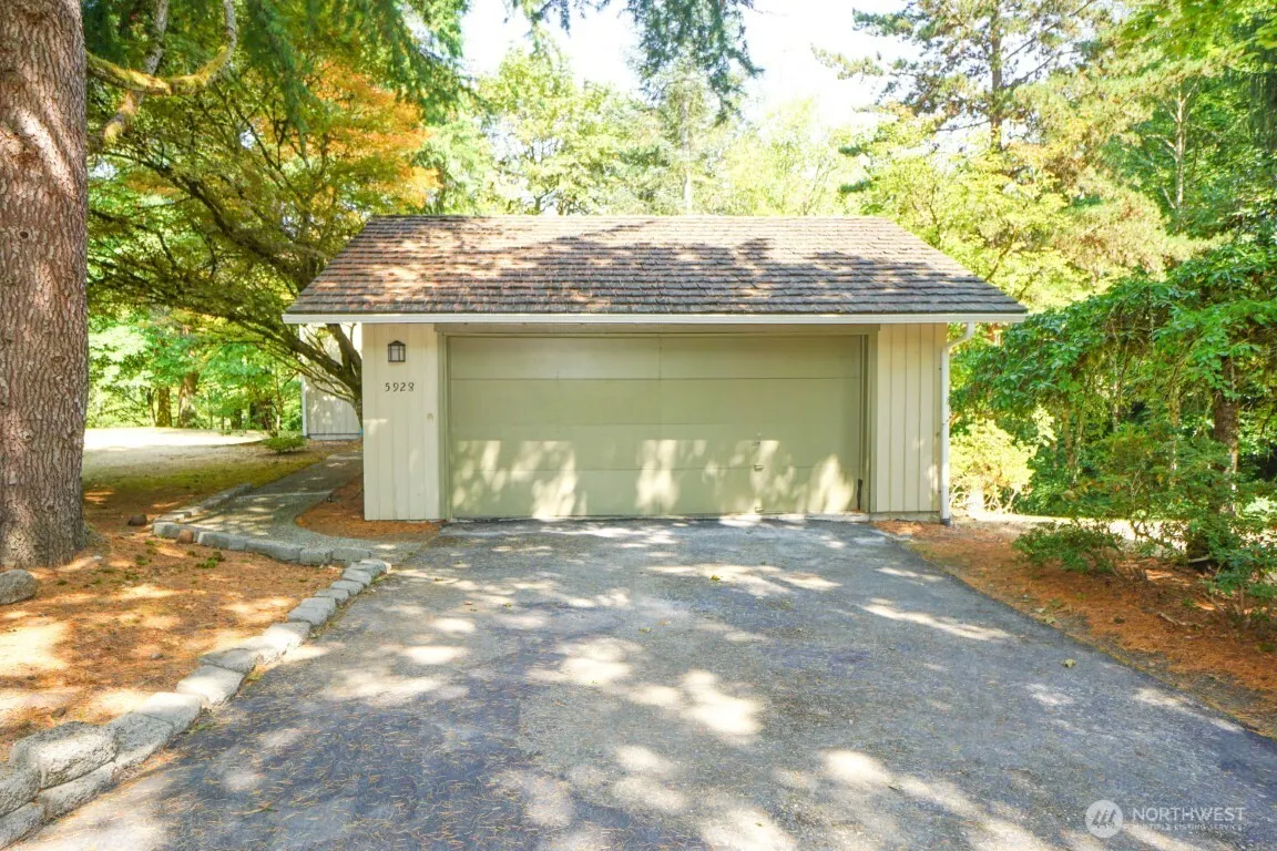 5928 160th Court NE, Redmond, WA 98052