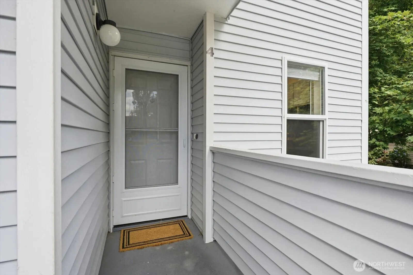 7019 210th Street SW #4, Lynnwood, WA 98036-7372